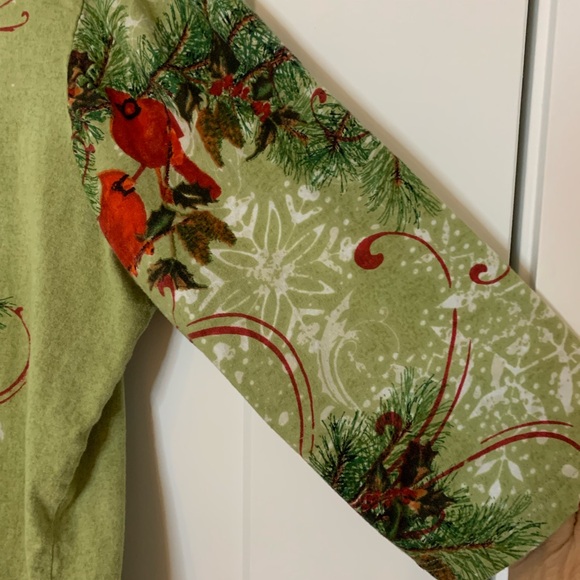 Collections Etc V Neck 3/4 Sleeve Green Blouse with Cardinal Design Size XL - Picture 7 of 8